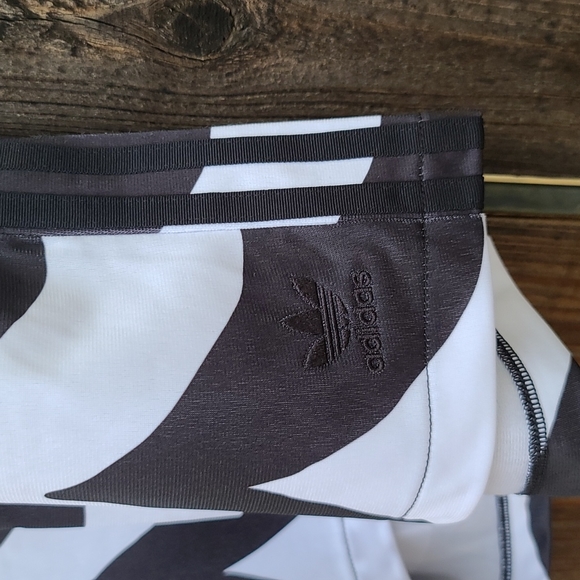 adidas originals X Marimekko Primegreen Sustainable Athletic Shorts Plus Size 2X - Picture 8 of 16